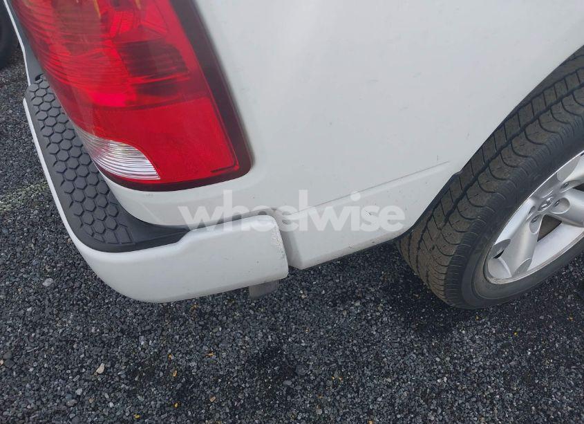 Photo 6 of 2018 Ram 1500 EXPRESS 4X4 5'7 BOX (VIN 3C6RR7KG7JG198449)