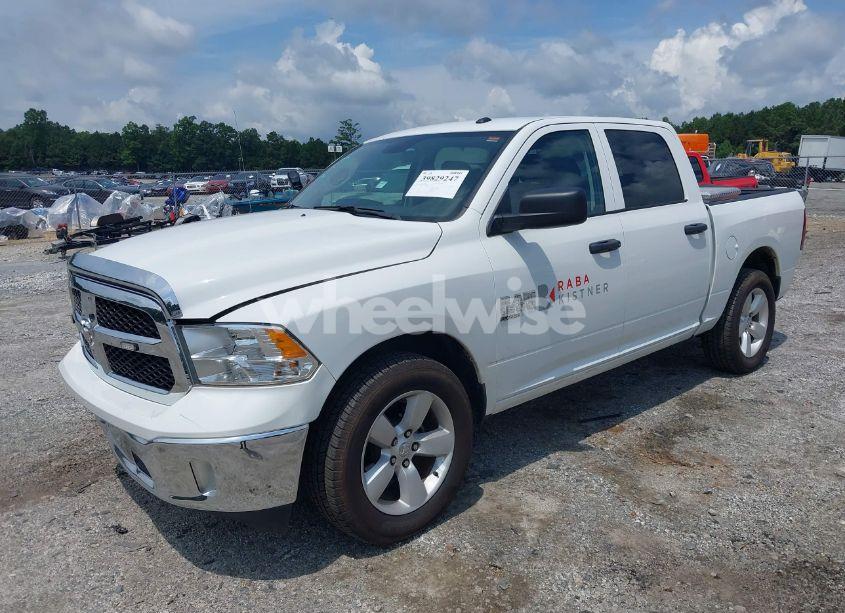 Photo 2 of 2022 Ram 1500 CLASSIC (VIN 3C6RR7KGXNG173471)