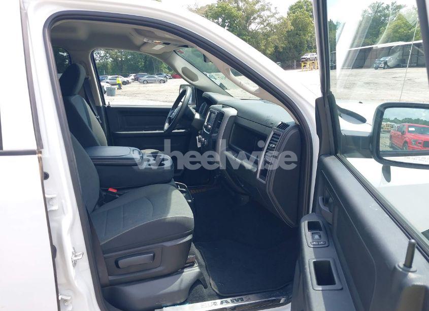 Photo 5 of 2022 Ram 1500 CLASSIC (VIN 3C6RR7KGXNG173471)