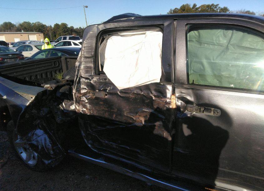 Photo 6 of 2016 Ram 1500 EXPRESS (VIN 3C6RR7KT0GG357219)