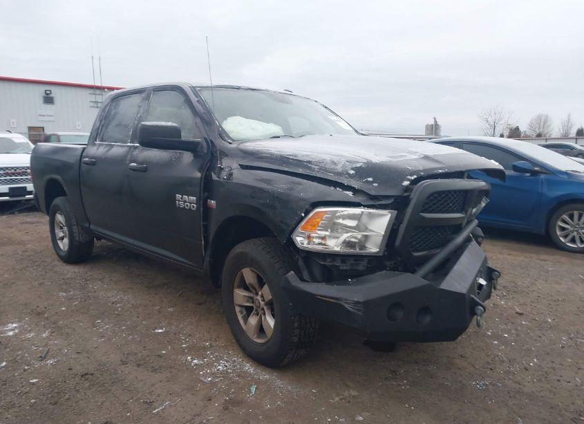 2017 Ram 1500 EXPRESS 4X4 5'7 BOX (VIN 3C6RR7KT0HG696208) main photo