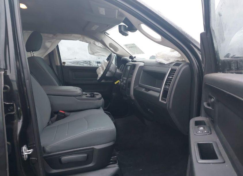 Photo 5 of 2017 Ram 1500 EXPRESS 4X4 5'7 BOX (VIN 3C6RR7KT0HG696208)