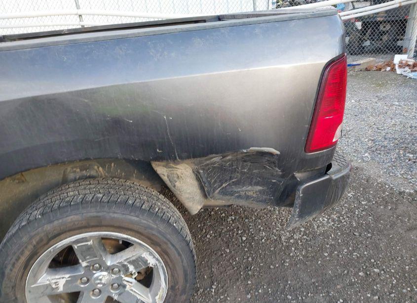 Photo 6 of 2018 Ram 1500 EXPRESS 4X4 5'7 BOX (VIN 3C6RR7KT0JG122892)