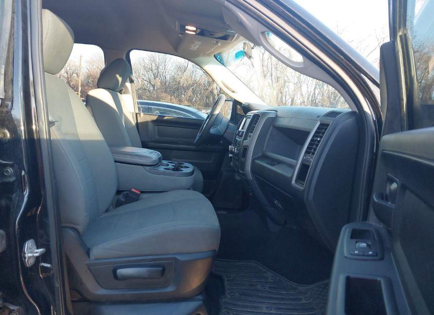 Photo 5 of 2018 Ram 1500 EXPRESS 4X4 5'7 BOX (VIN 3C6RR7KT0JG197771)