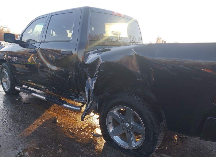 Photo 6 of 2018 Ram 1500 EXPRESS 4X4 5'7 BOX (VIN 3C6RR7KT0JG197771)