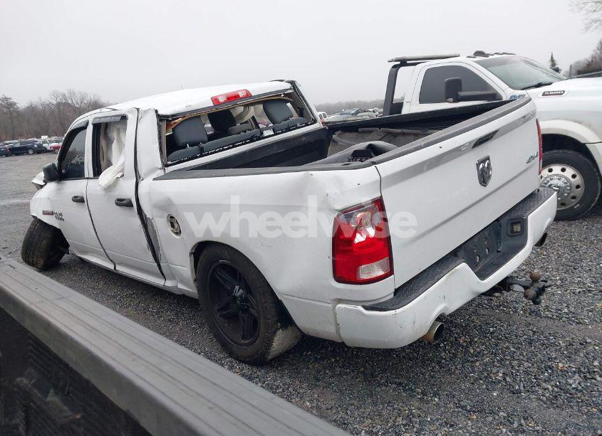 Photo 3 of 2018 Ram 1500 EXPRESS 4X4 5'7 BOX (VIN 3C6RR7KT0JG214424)