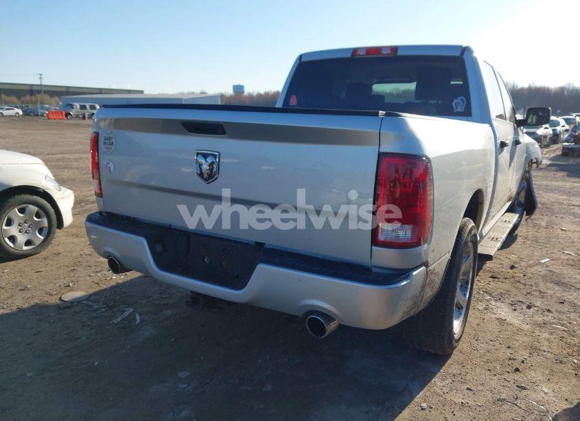 Photo 4 of 2017 Ram 1500 EXPRESS 4X4 5'7 BOX (VIN 3C6RR7KT1HG793157)