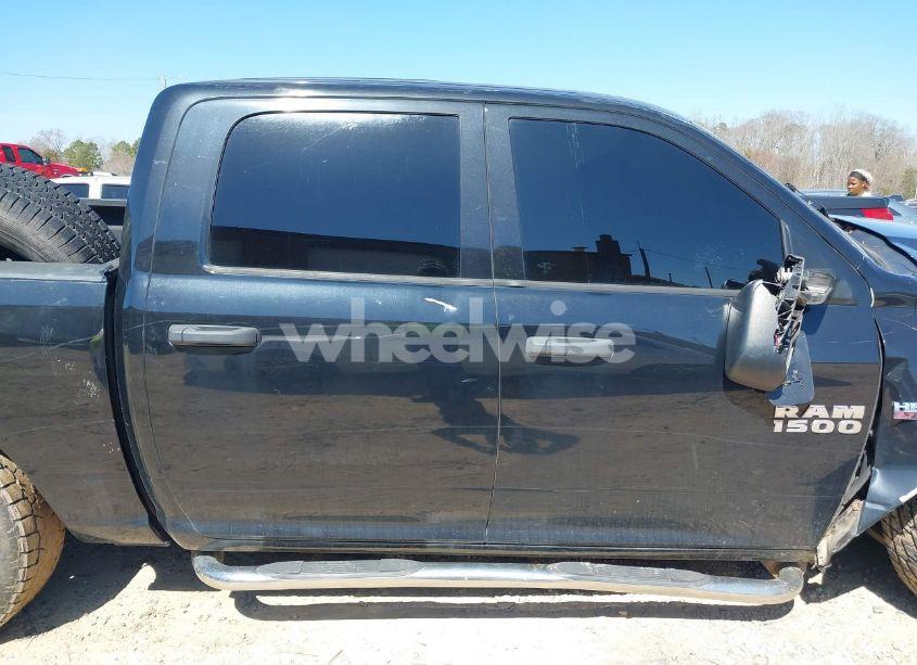 Photo 13 of 2017 Ram 1500 EXPRESS 4X4 5'7 BOX (VIN 3C6RR7KT2HG548853)