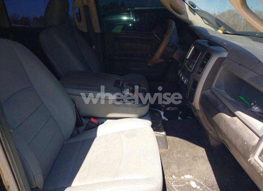 Photo 5 of 2017 Ram 1500 EXPRESS 4X4 5'7 BOX (VIN 3C6RR7KT2HG548853)