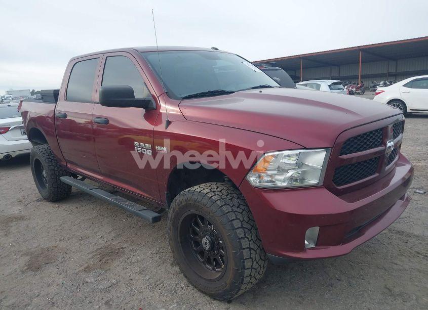 2017 Ram 1500 EXPRESS 4X4 5'7 BOX (VIN 3C6RR7KT2HG618562) main photo