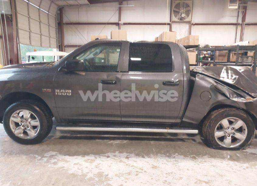 Photo 15 of 2017 Ram 1500 EXPRESS 4X4 5'7 BOX (VIN 3C6RR7KT3HG765599)