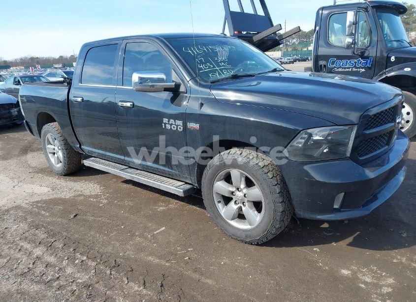 2017 Ram 1500 EXPRESS 4X4 5'7 BOX (VIN 3C6RR7KT3HG769927) main photo