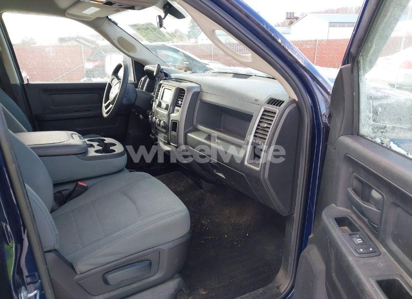 Photo 5 of 2017 Ram 1500 EXPRESS 4X4 5'7 BOX (VIN 3C6RR7KT3HG796934)