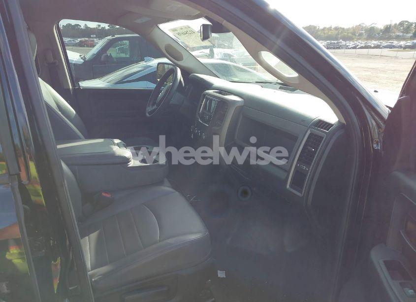 Photo 5 of 2020 Ram 1500 CLASSIC TRADESMAN 4X4 5'7 BOX (VIN 3C6RR7KT3LG132027)