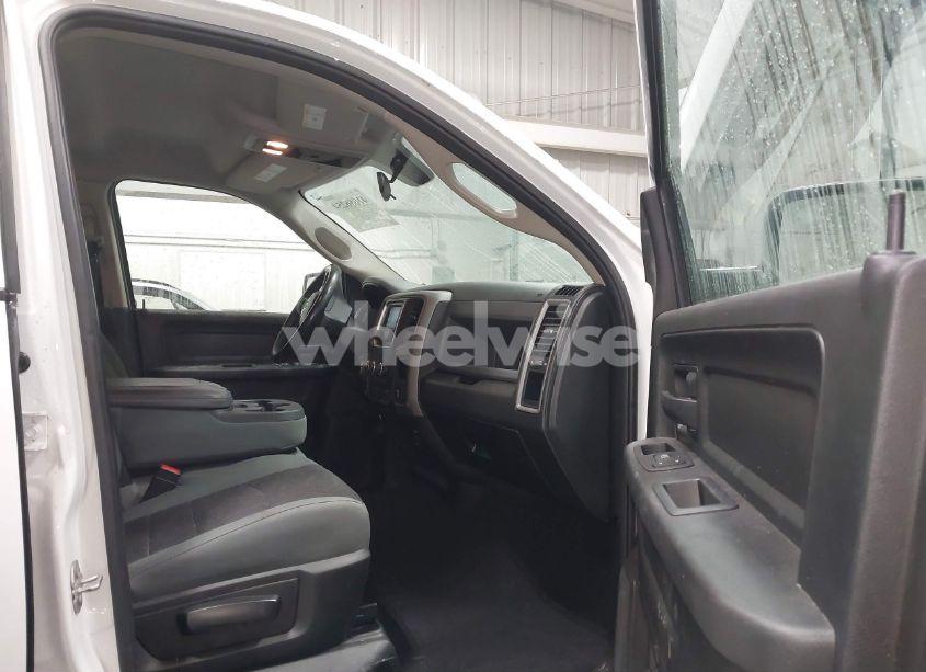 Photo 5 of 2020 Ram 1500 CLASSIC EXPRESS 4X4 5'7 BOX (VIN 3C6RR7KT3LG242477)