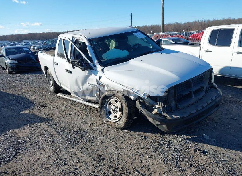 2018 Ram 1500 TRADESMAN 4X4 5'7 BOX (VIN 3C6RR7KT4JG214359) main photo