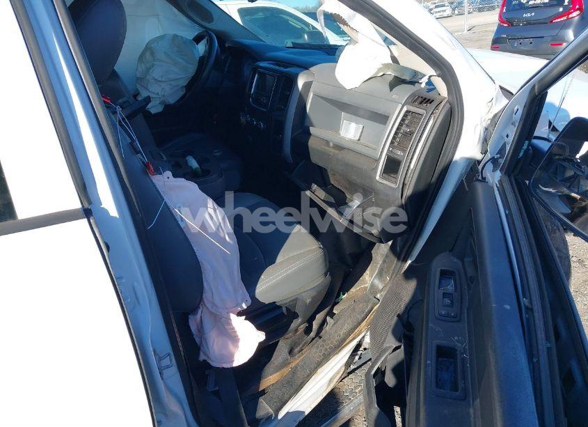 Photo 5 of 2018 Ram 1500 TRADESMAN 4X4 5'7 BOX (VIN 3C6RR7KT4JG214359)