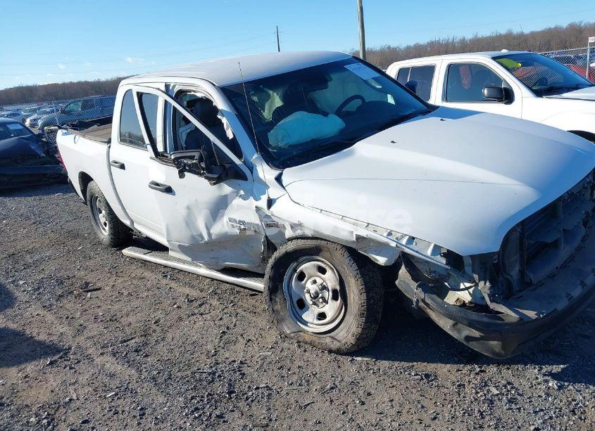 Photo 6 of 2018 Ram 1500 TRADESMAN 4X4 5'7 BOX (VIN 3C6RR7KT4JG214359)