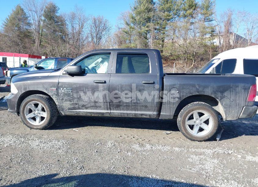 Photo 14 of 2017 Ram 1500 EXPRESS 4X4 5'7 BOX (VIN 3C6RR7KT5HG544537)