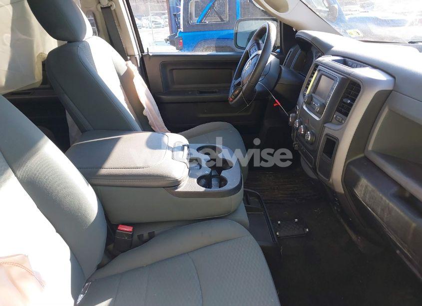 Photo 5 of 2017 Ram 1500 EXPRESS 4X4 5'7 BOX (VIN 3C6RR7KT5HG544537)