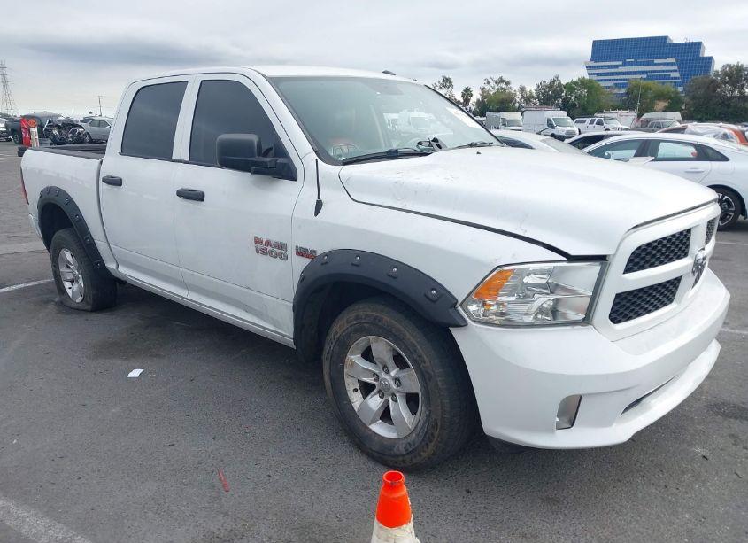 2017 Ram 1500 EXPRESS 4X4 5'7 BOX (VIN 3C6RR7KT5HG574704) main photo