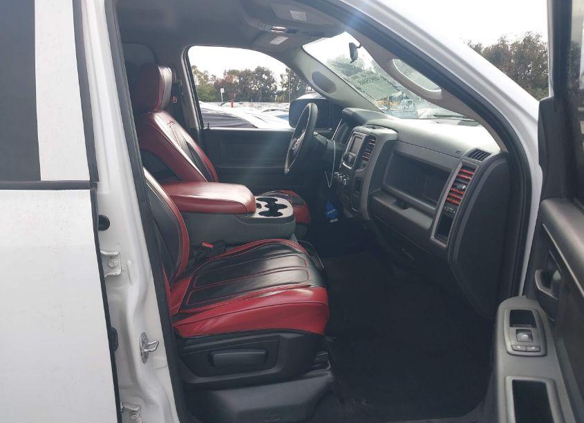 Photo 5 of 2017 Ram 1500 EXPRESS 4X4 5'7 BOX (VIN 3C6RR7KT5HG574704)