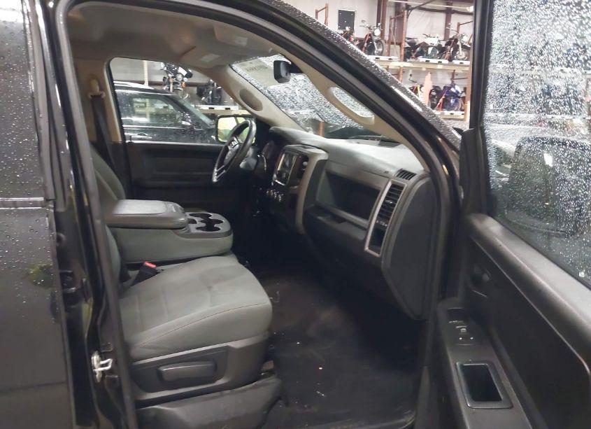 Photo 5 of 2017 Ram 1500 TRADESMAN 4X4 5'7 BOX (VIN 3C6RR7KT5HG584617)