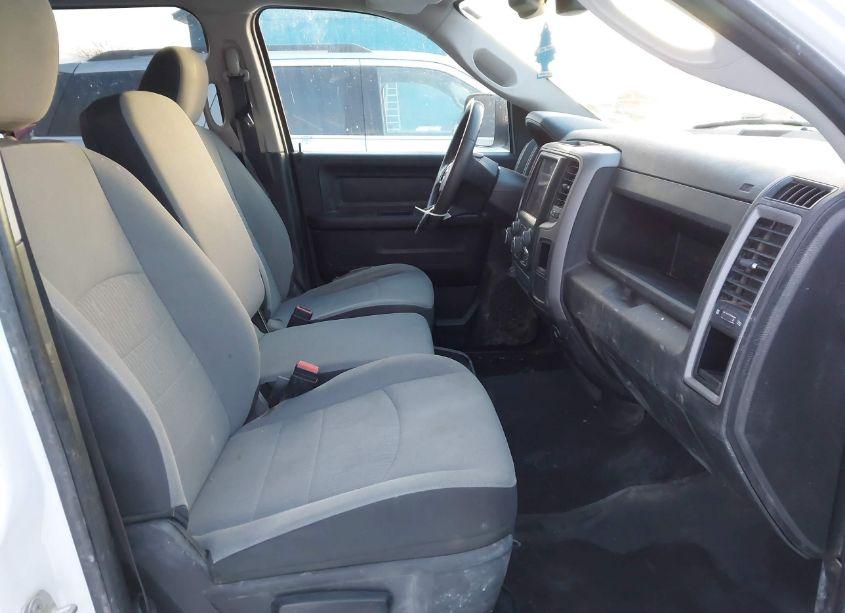 Photo 5 of 2022 Ram 1500 CLASSIC TRADESMAN 4X4 5'7 BOX (VIN 3C6RR7KT5NG174427)