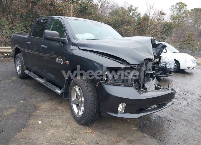 2018 Ram 1500 EXPRESS 4X4 5'7 BOX (VIN 3C6RR7KT6JG130396) main photo