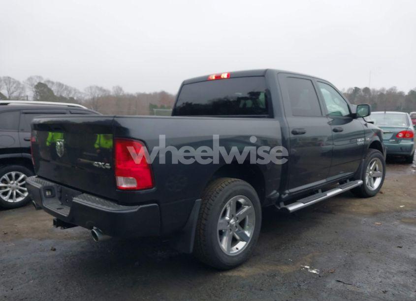 Photo 4 of 2018 Ram 1500 EXPRESS 4X4 5'7 BOX (VIN 3C6RR7KT6JG130396)