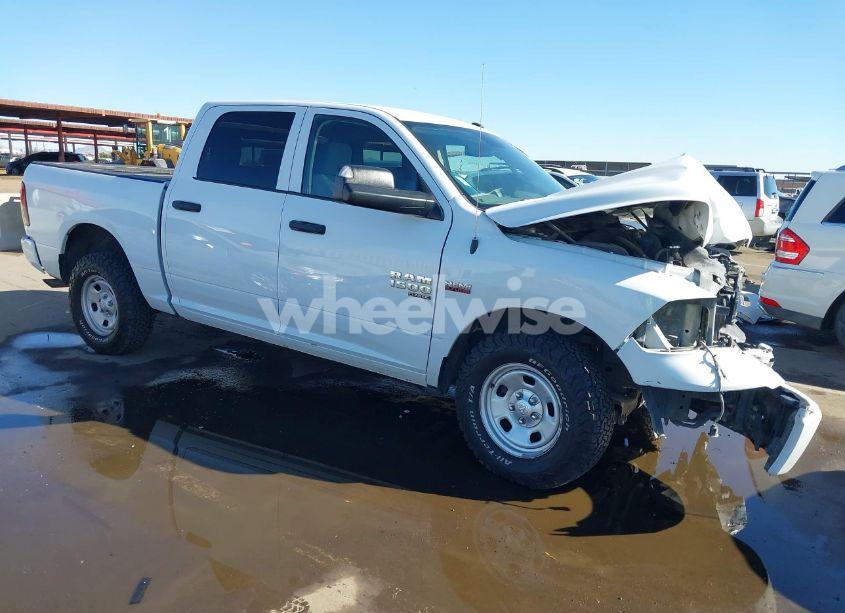 2019 Ram 1500 CLASSIC TRADESMAN 4X4 5'7 BOX (VIN 3C6RR7KT8KG564224) main photo