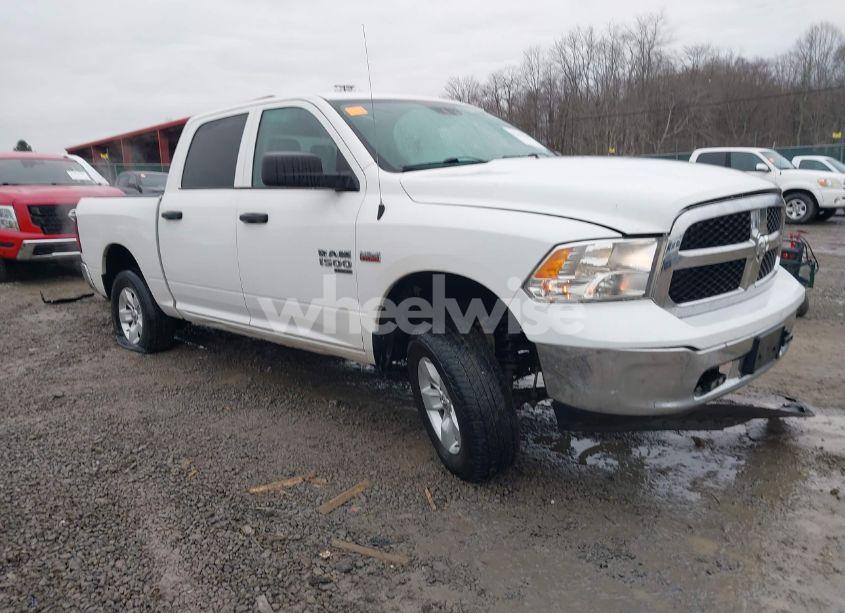 2019 Ram 1500 CLASSIC TRADESMAN 4X4 5'7 BOX (VIN 3C6RR7KT8KG712484) main photo