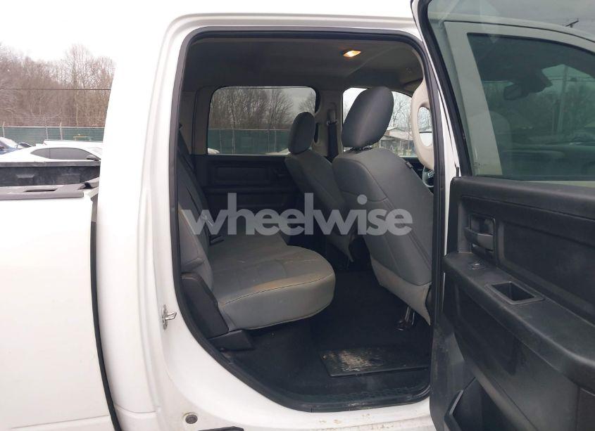 Photo 8 of 2019 Ram 1500 CLASSIC TRADESMAN 4X4 5'7 BOX (VIN 3C6RR7KT8KG712484)