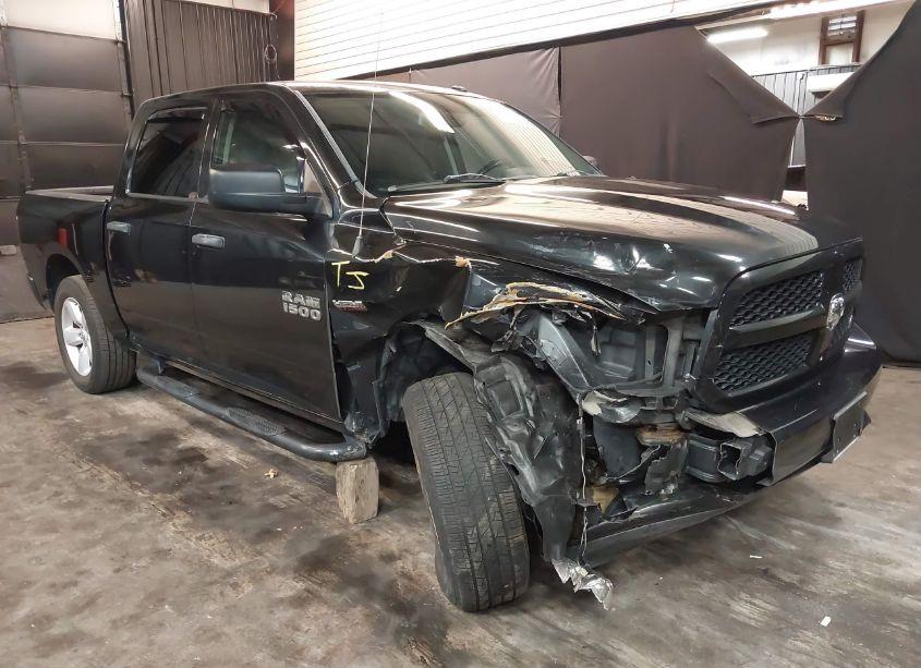 2015 Ram 1500 EXPRESS (VIN 3C6RR7KT9FG700589) main photo