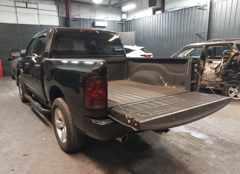 Photo 3 of 2015 Ram 1500 EXPRESS (VIN 3C6RR7KT9FG700589)