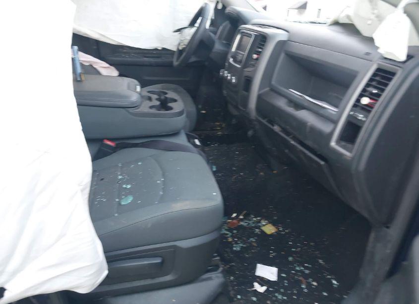 Photo 5 of 2018 Ram 1500 (VIN 3C6RR7KT9JG178345)