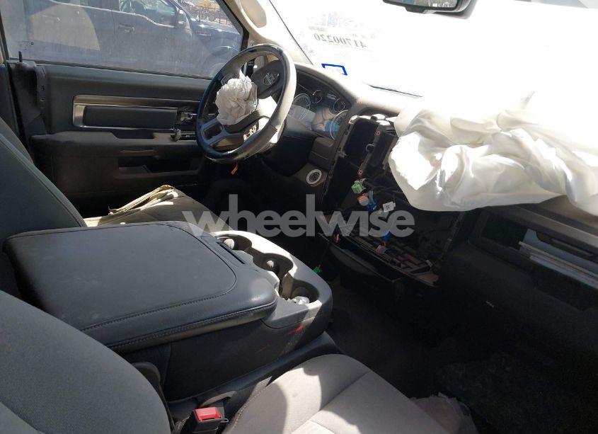 Photo 5 of 2022 Ram 1500 CLASSIC SLT 4X4 5'7 BOX (VIN 3C6RR7LG3NG380878)