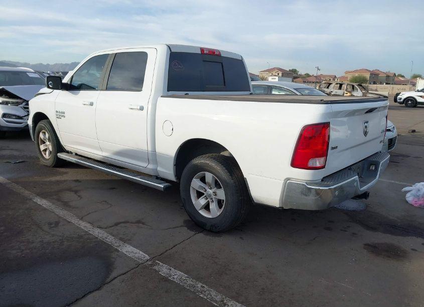 Photo 3 of 2019 Ram 1500 CLASSIC SLT 4X4 5'7 BOX (VIN 3C6RR7LG8KG581896)