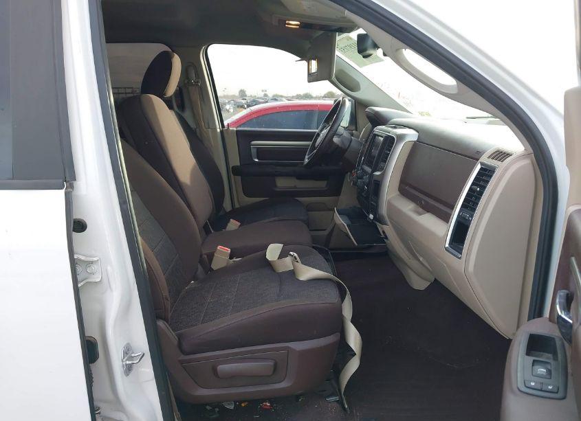 Photo 5 of 2019 Ram 1500 CLASSIC SLT 4X4 5'7 BOX (VIN 3C6RR7LG8KG581896)