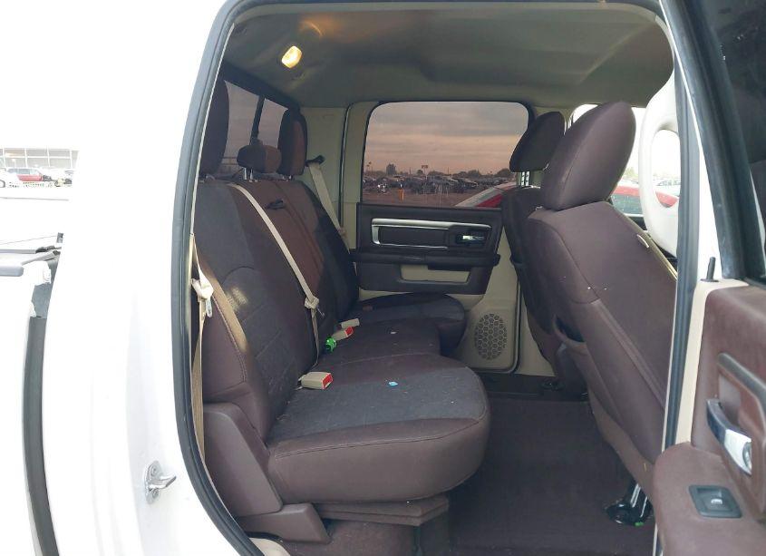 Photo 8 of 2019 Ram 1500 CLASSIC SLT 4X4 5'7 BOX (VIN 3C6RR7LG8KG581896)