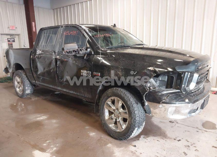 2017 Ram 1500 BIG HORN 4X4 5'7 BOX (VIN 3C6RR7LT3HG618309) main photo