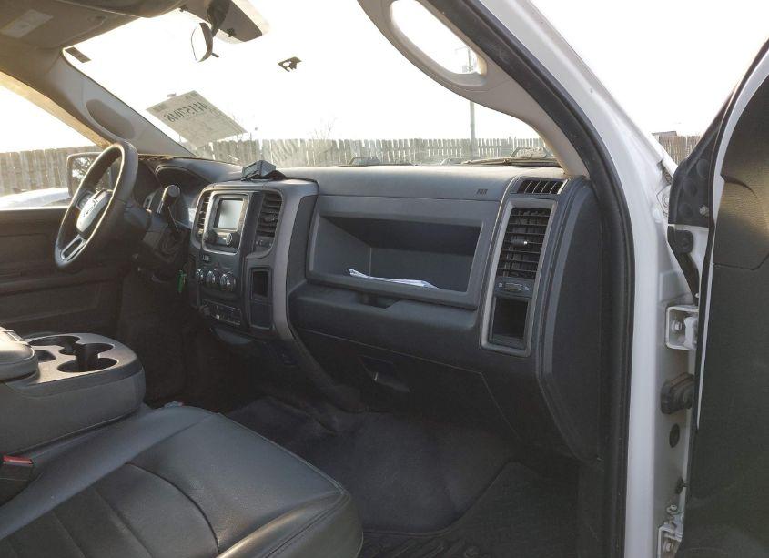 Photo 5 of 2017 Ram 2500 TRADESMAN 4X2 6'4 BOX (VIN 3C6TR4CT5HG619997)