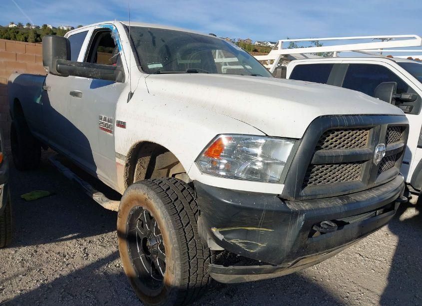 Photo 6 of 2018 Ram 2500 TRADESMAN 4X4 8' BOX (VIN 3C6TR5HTXJG282702)