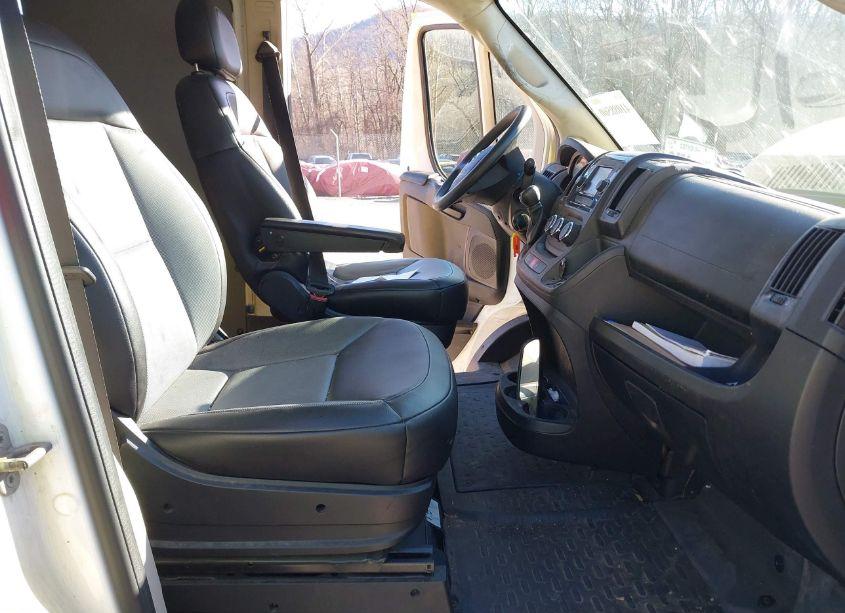 Photo 5 of 2019 Ram Promaster 1500 LOW ROOF 136 WB (VIN 3C6TRVAG0KE538839)