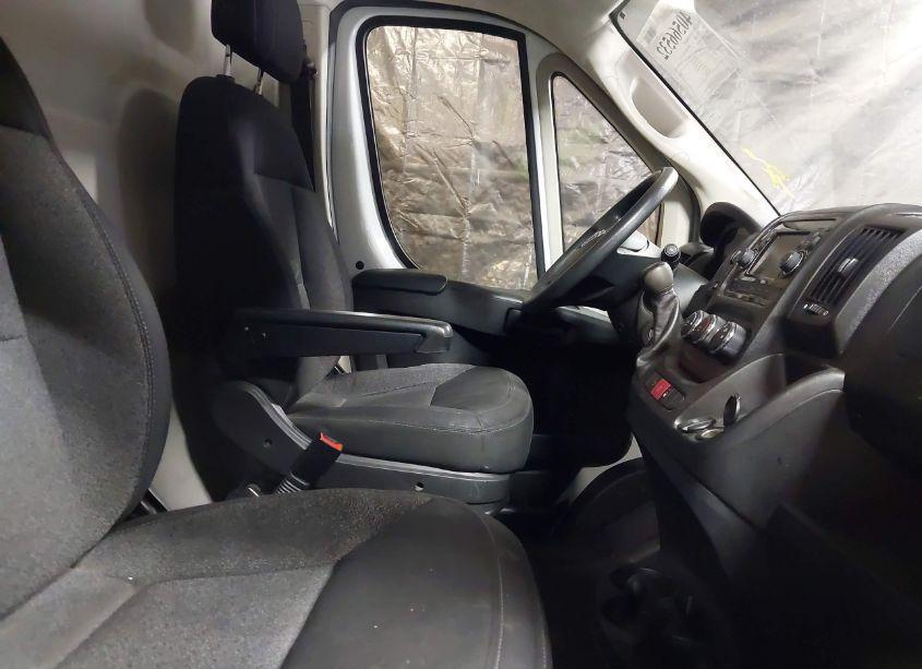 Photo 5 of 2019 Ram Promaster 2500 HIGH ROOF 136 WB (VIN 3C6TRVCG1KE539382)