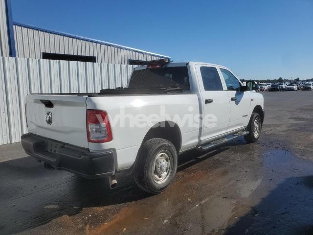 Photo 3 of 2022 RAM 2500 TRADESMAN (VIN 3C6UR4CJ5NG365108)