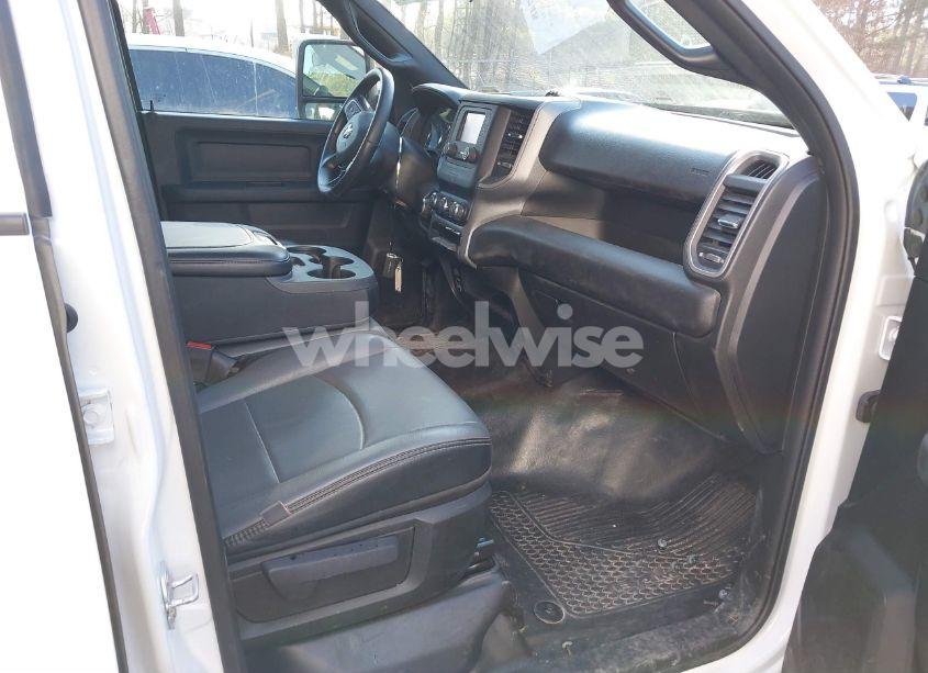 Photo 5 of 2024 Ram 2500 TRADESMAN 4X2 6'4 BOX (VIN 3C6UR4CJ5RG210774)