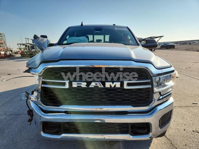 Photo 6 of 2022 RAM 2500 TRADESMAN (VIN 3C6UR4CJ8NG365118)