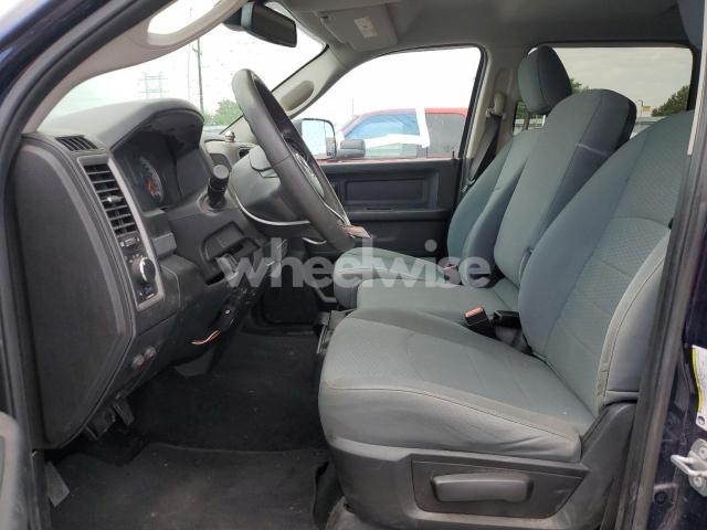 Photo 2 of 2018 RAM 2500 ST (VIN 3C6UR4CL7JG394914)