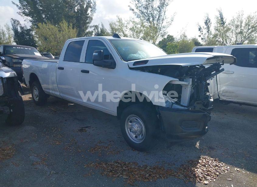 2024 Ram 2500 (VIN 3C6UR4HJ2RG328449) main photo